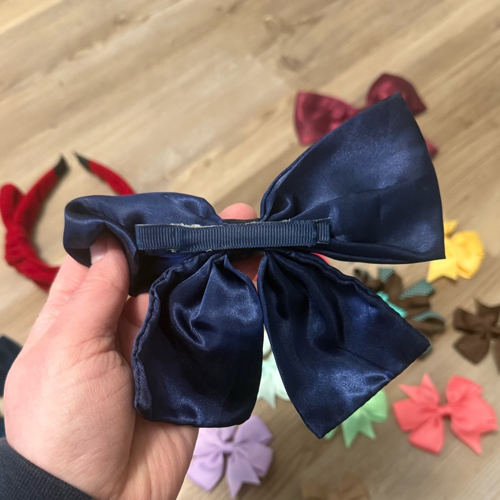 17 Colorful Bow and 1 Headband - Picture 3 of 4